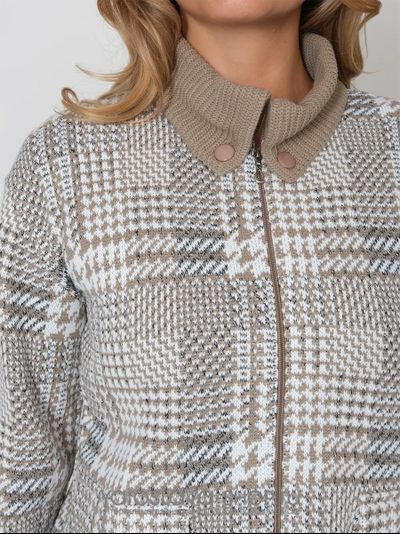 Женский жакет на молнии в бежевом цвете