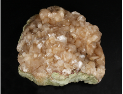 Стильбит, сросток кристаллов, Индия (73*62*43 мм, 155 г) №29855