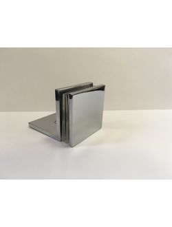 Q722 Коннектор стекло-стена с пластиной 90 гр.