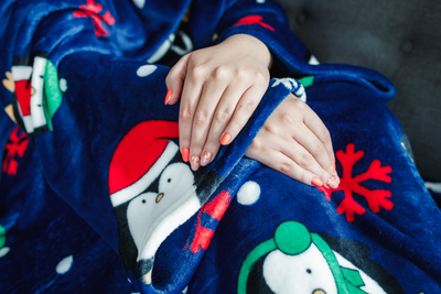 Плед с рукавами "Веселые пингвины" из микрофибры (велсофта)