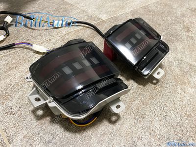 Противотуманки Toyota Land Cruiser 200 бегающие LED черные
