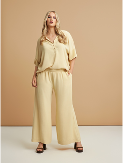 Женская блузка с принтом большого размера в модном бутике XLady