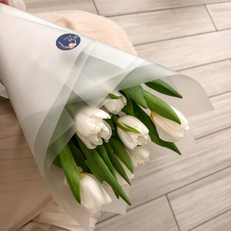 Букет белых тюльпан на 8 марта