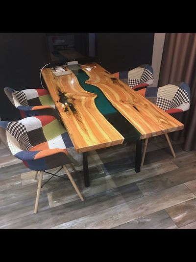 стол река из розовой акации