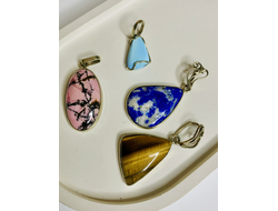 Кулоны с натуральными камнями