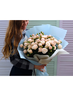 Букет 19 кустовых роз (60см)