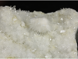 Окенит, сферолиты, Индия (80*42*34 мм, 141 г) №37633