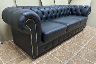Абсолютно новый легендарный  кожаный  диван Chester из Европы.