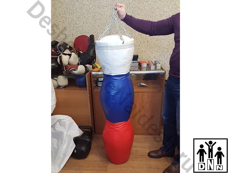 Тpёxceкциoнный боксерский мешок