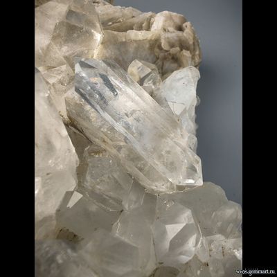 Горный хрусталь (разн. кварца), друза посеченная папиршпатом (кальцитом). Северная Осетия. 240*195*58мм.