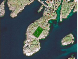 Картина обогреватель, спутниковое фото футбольного поля в Хеннингсвере