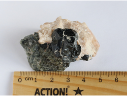 Шпинель черная на породе, Россия, Якутия (49*34*29 мм, 59 г) №18217