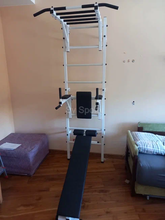 Шведская стенка в квартиру с турником рукоходом , брусьями и скамьей для пресса. С креплением к стене  "Рукоход"