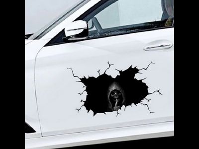 3D наклейка на автомобиль в виде страшного черепа