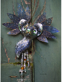 Необычная брошь "Морская Кицунэ - Волшебная Лисичка" (шёлк, флюорит, кварц)