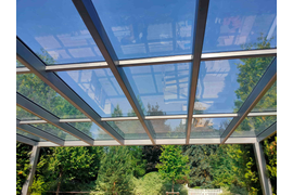 Стеклянные навесы и козырьки