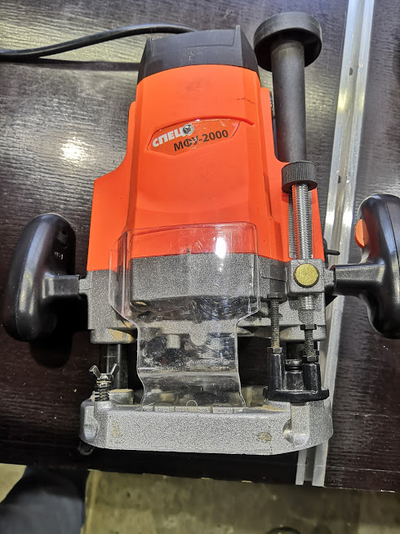 Пластина под СПЕЦ МФУ-2000 (V1 старая версия) для установки фрезера в стол 350*250 ММ. с гравировкой линеек