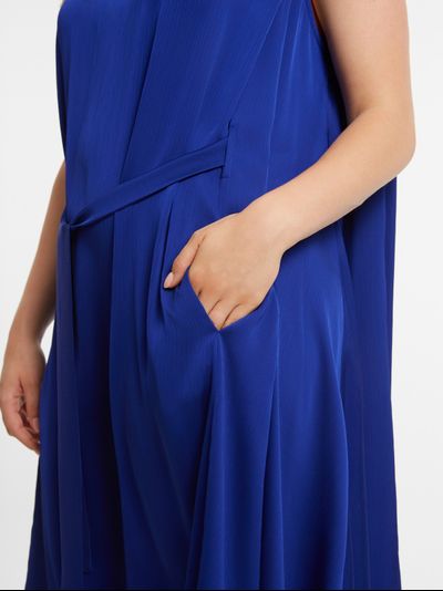 Нарядное платье с поясом