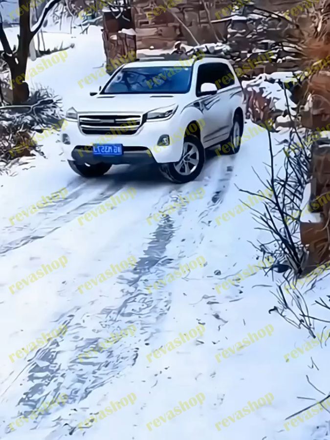 • Противоскользящая конструкция: противоскользящая конструкция цепи гарантирует, что она надежно уде