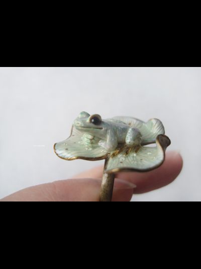 Кольцо с клевером и лягушкой "Принцесса Ия на листе Морока Трифолиума"