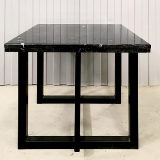 Журнальный столик из мрамора Negro Marquina (650х650х550 мм)