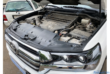 Рестайлинг Land Cruiser 200 из 2011 в 2021 год (классика, темные фары)