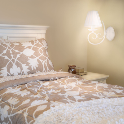 Бра в классическом стиле с абажуром Bogate's 280/1 белый