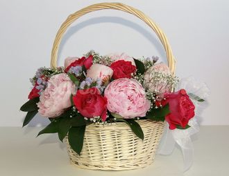 корзинка цветочная с пионами и пионовидными розами набережные челны