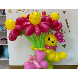 ФИГУРА ИЗ ШАРОВ "ГУСЕНИЦА С ЦВЕТАМИ"
