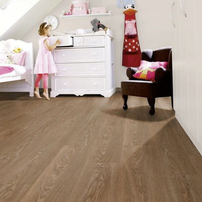 Биополы Purline Wineo 1500 Wood L Classic Oak Summer PL072C в интерьере детской комнаты