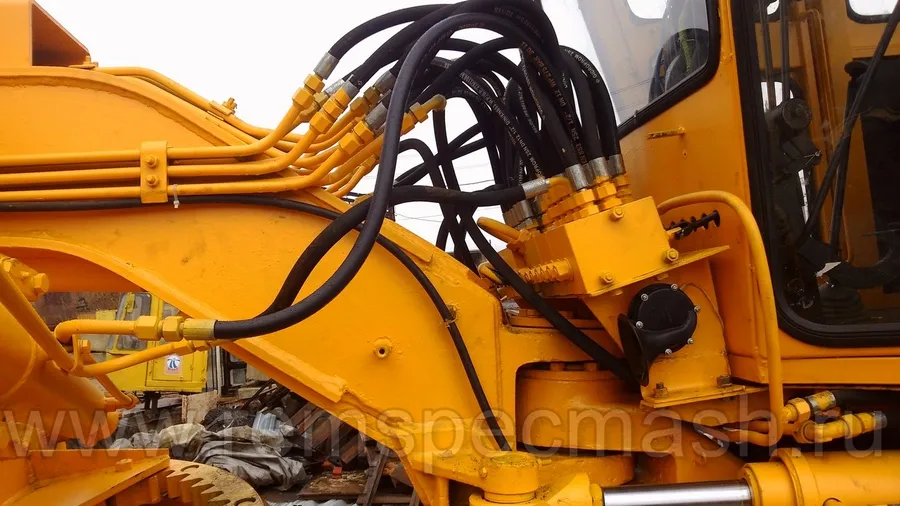 Автогрейдер ДЗ-122Б