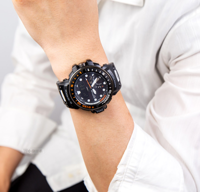 Часы Casio G-Shock GWN-Q1000MC-1A