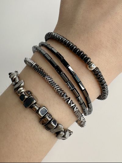 Браслеты из гематита, разные виды