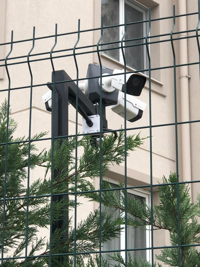 CamBox 3F180WHT монтажная коробка для 3х камер видеонаблюдения