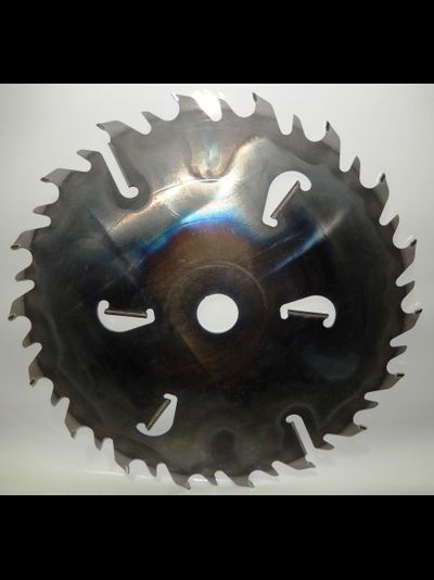 Пилы дисковые 550*50*18z+18+6 (3,5/5,3)WST с твердосплавными напайками и подрезными ножами