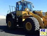 423-926-4711 стекло лобовое центральное Komatsu WA380, 430, 470, 480, 500-6