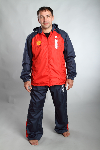 APIKA Костюм спортивный с вышивкой символики карате