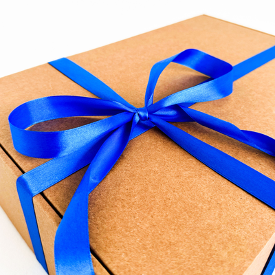 3 штуки - Подарочная коробка GILEV 37х26х12см с наполнителем и синей лентой