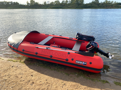 Моторная лодка Хантер Travel 400 НДНД на воде - MNELODKU.RU