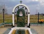 Красивый дорогой памятник для женщины из белого и зеленого гранита