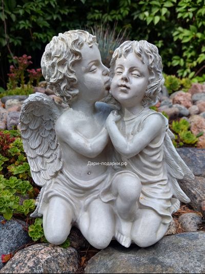 Садовая скульптура Ангелы влюбленные 30*30см   1,2кг     полистоун Россия 1748/028638*