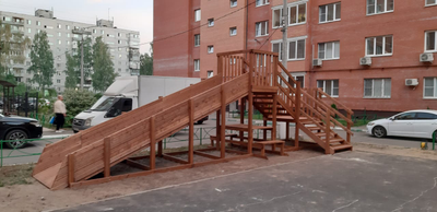 Зимняя деревянная заливная горка Выше Всех Ледянка 2