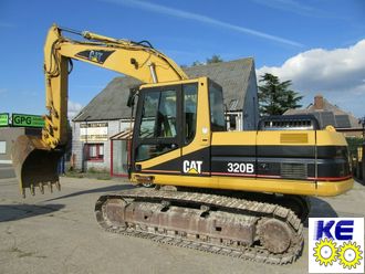 142-1255  стекло лобовое верхнее CAT 320 серия B/BL