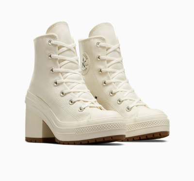 Купить онлайн текстильные кеды Converse Chuck 70 De Luxe Heel на каблуке A05348C