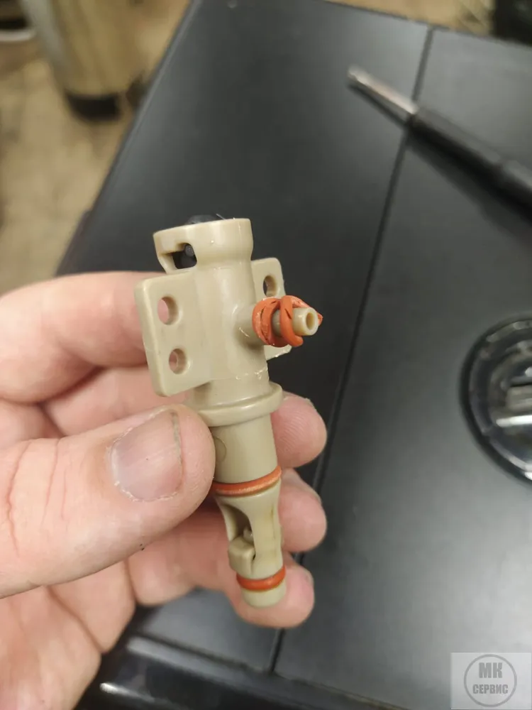 Порваны кольца штуцера подачи воды