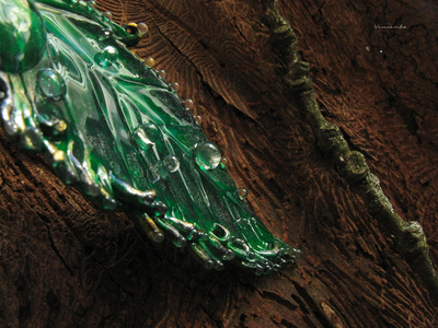 Весенняя брошь "Листок Павлинникуса" - волшебный подарок к 8 марта!