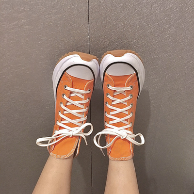 Converses orange top