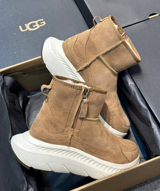 Ботинки UGG