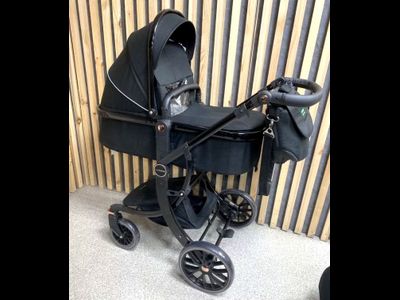 Детская коляска 3 в 1 Luxmom 601A Черный