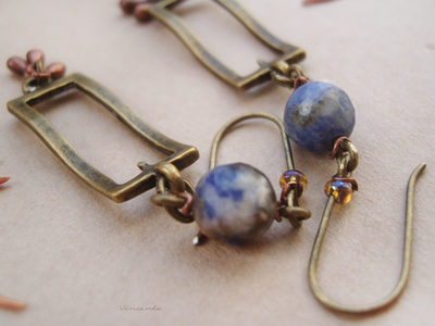 "Чай с небесными сферами", бохо-серьги с содалитом